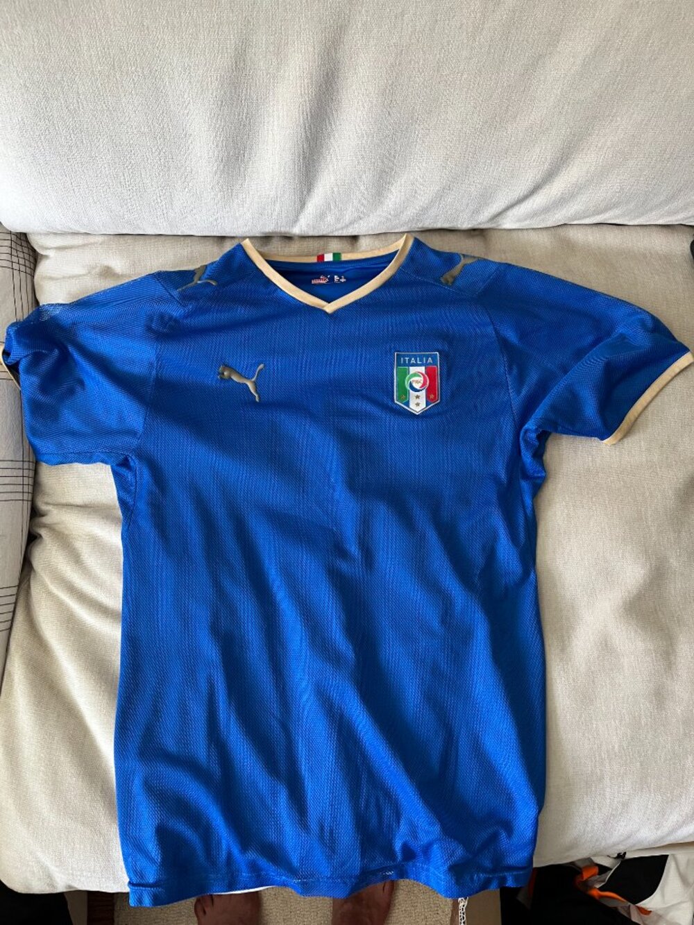 PUMA Italy Soccer Jersey, size Small